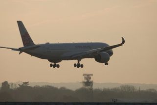 Spuštění sítě 5G způsobí chaos v letecké přepravě, varují americké aerolinky - Novinky